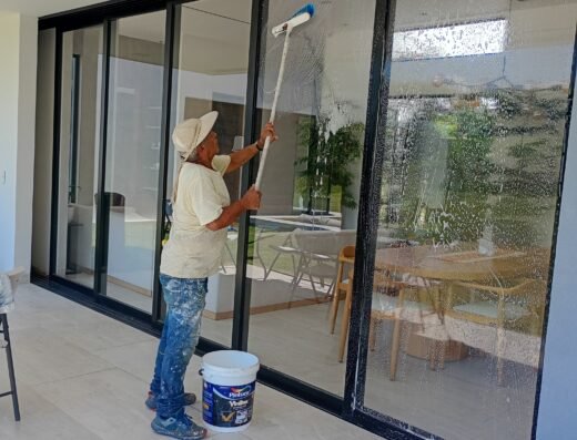 Estuco, pintura reparación de plomería y cubiertas