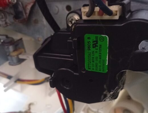 Técnico en reparación y lavadoras digitales
