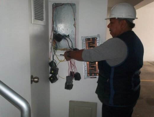 TECNICO ELECTRICISTA