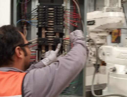 Electricista Residencial e Industrial